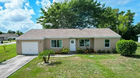 2832 SE Tate Court Port St Lucie FL 34952