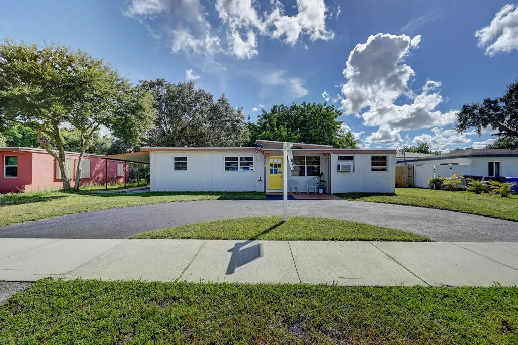114 Ronald Road West Park FL 33023