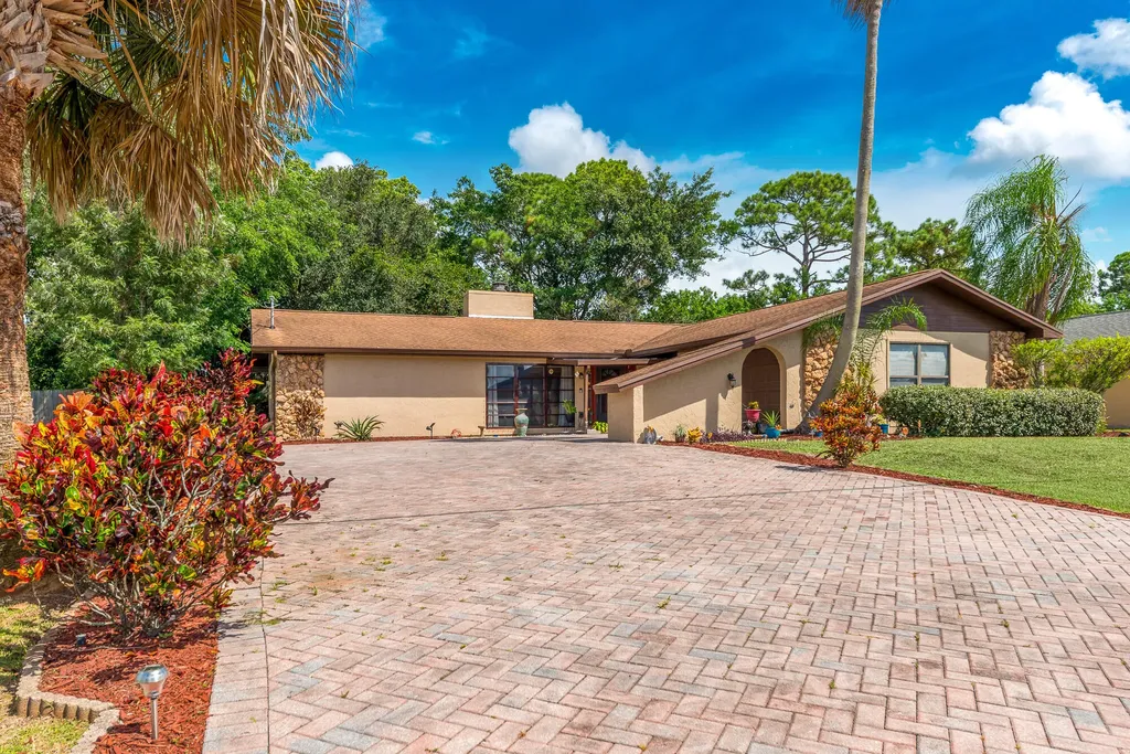 121 SE Voltair Terrace Port St Lucie FL 34984