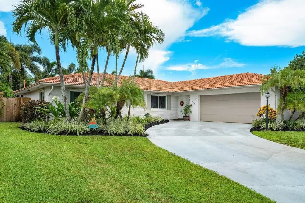 2538 SW 13th Street Boynton Beach FL 33426