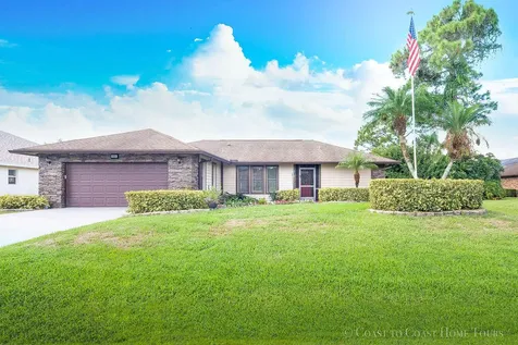 858 SE Kendall Avenue Port St Lucie FL 34983