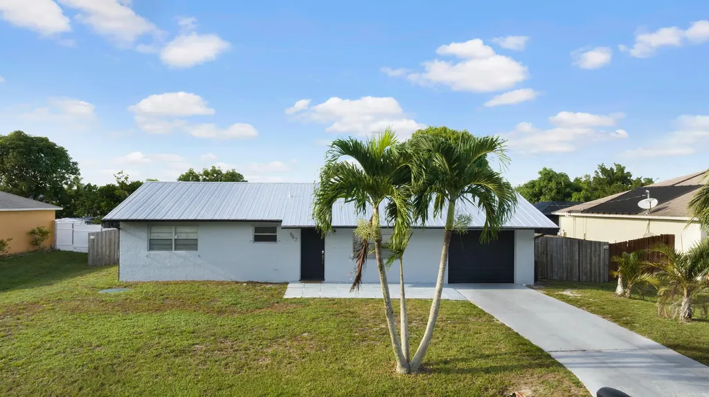 567 SW Ester Avenue Port St Lucie FL 34983