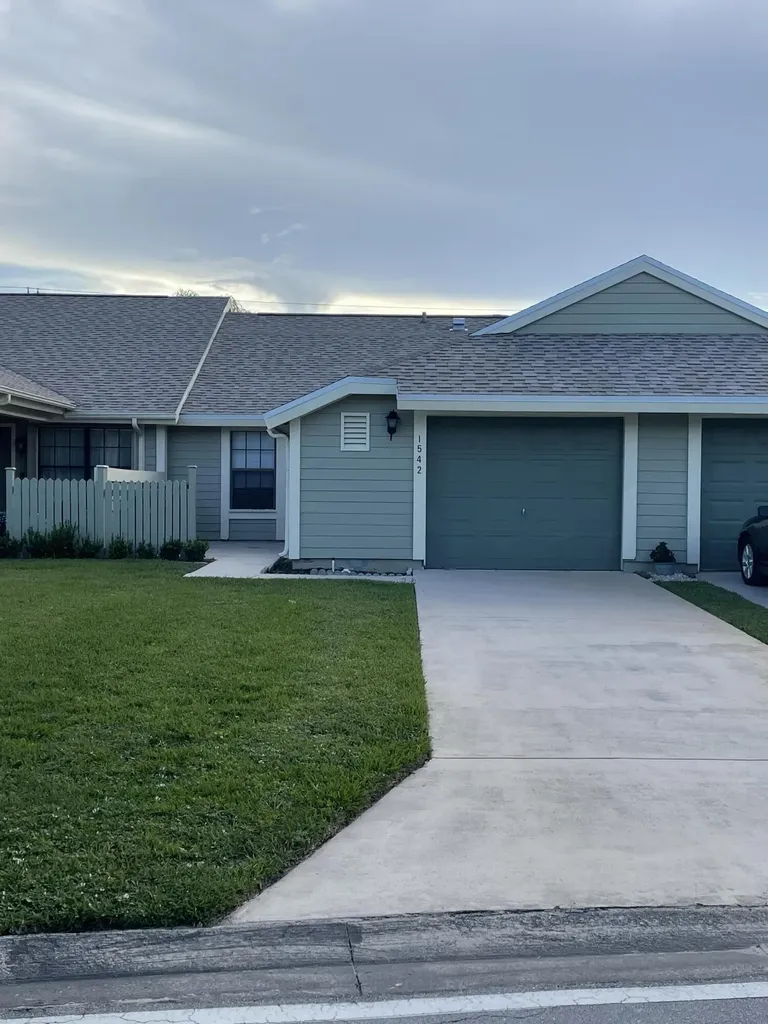 1542 SE Colchester Circle Port St Lucie FL 34952