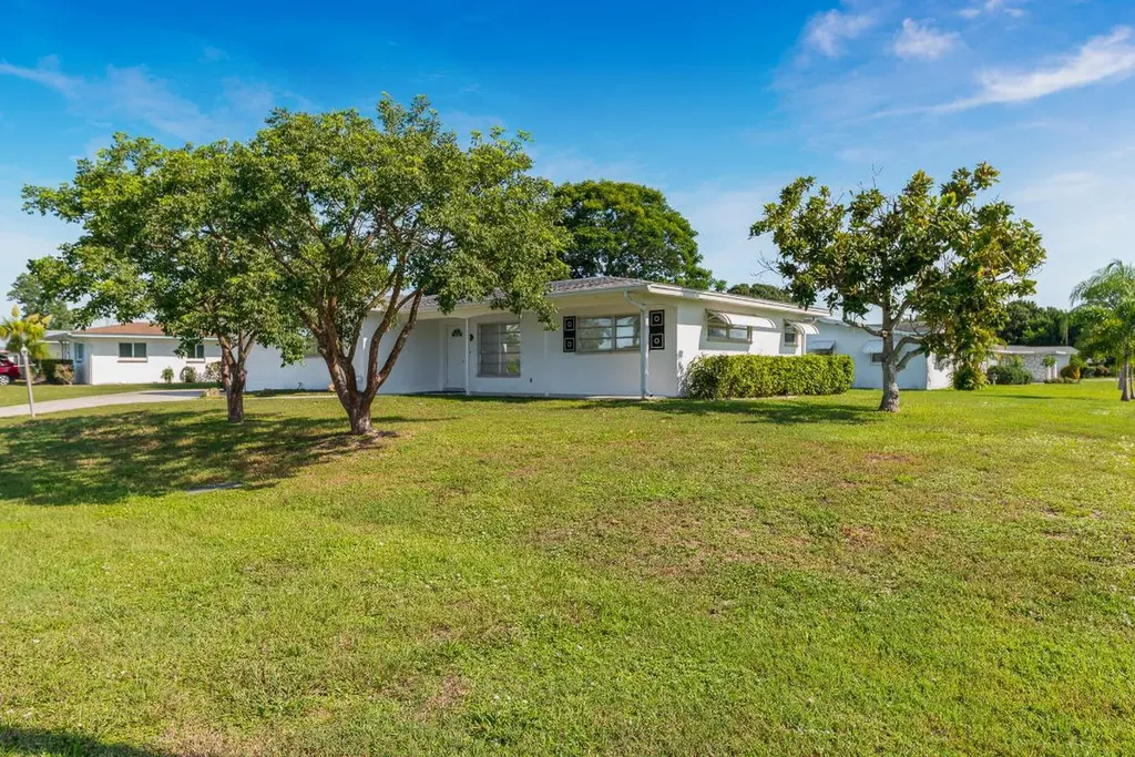 214 Holly Avenue Port St Lucie FL 34952