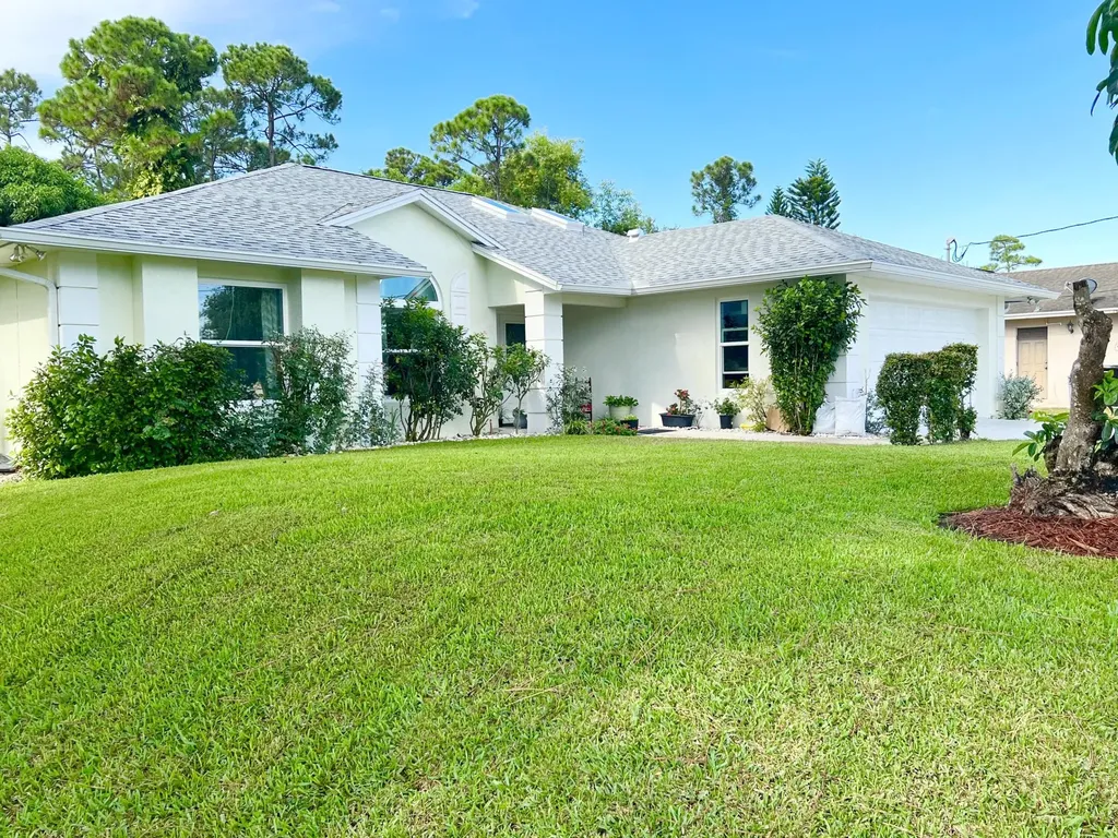 1856 SW Kimberly Avenue Port St Lucie FL 34953