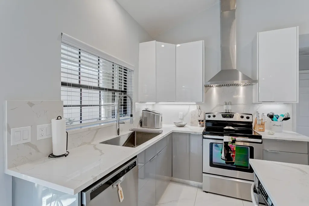 156 Coventry Place Palm Beach Gardens FL 33418