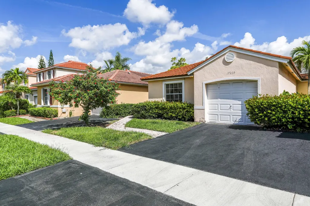 17235 NW 7th Street Pembroke Pines FL 33029