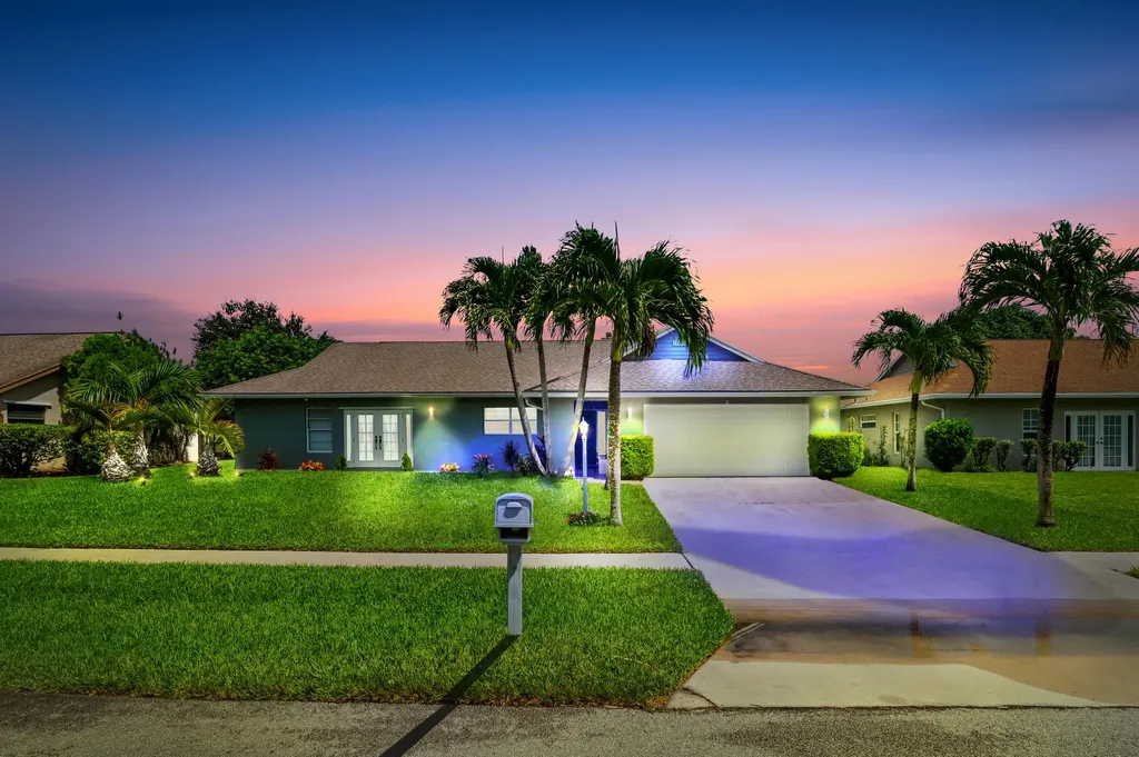 8275 Winnipesaukee Way Lake Worth FL 33467