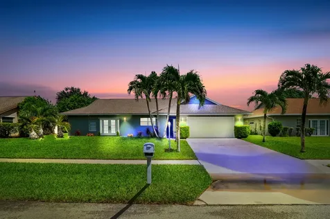 8275 Winnipesaukee Way Lake Worth FL 33467