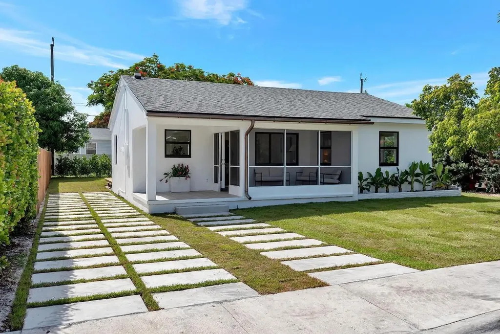 1707 N Lakeside Drive Lake Worth Beach FL 33460