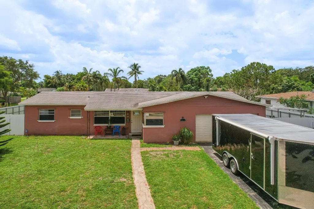 7420 Mckinley Street Hollywood FL 33024