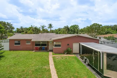 7420 Mckinley Street Hollywood FL 33024
