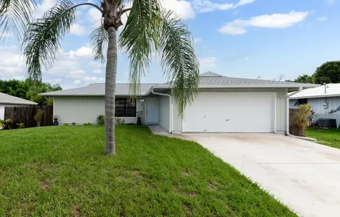 8335 SE Boxwood Lane Hobe Sound FL 33455