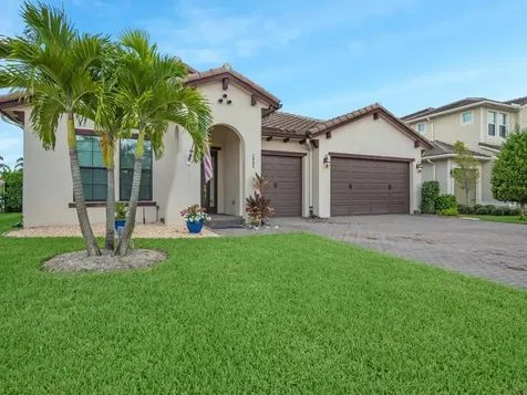 1062 Ember Ridge Run Loxahatchee FL 33470