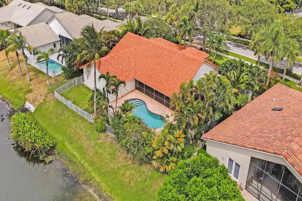 2820 Hampton Circle W Delray Beach FL 33445