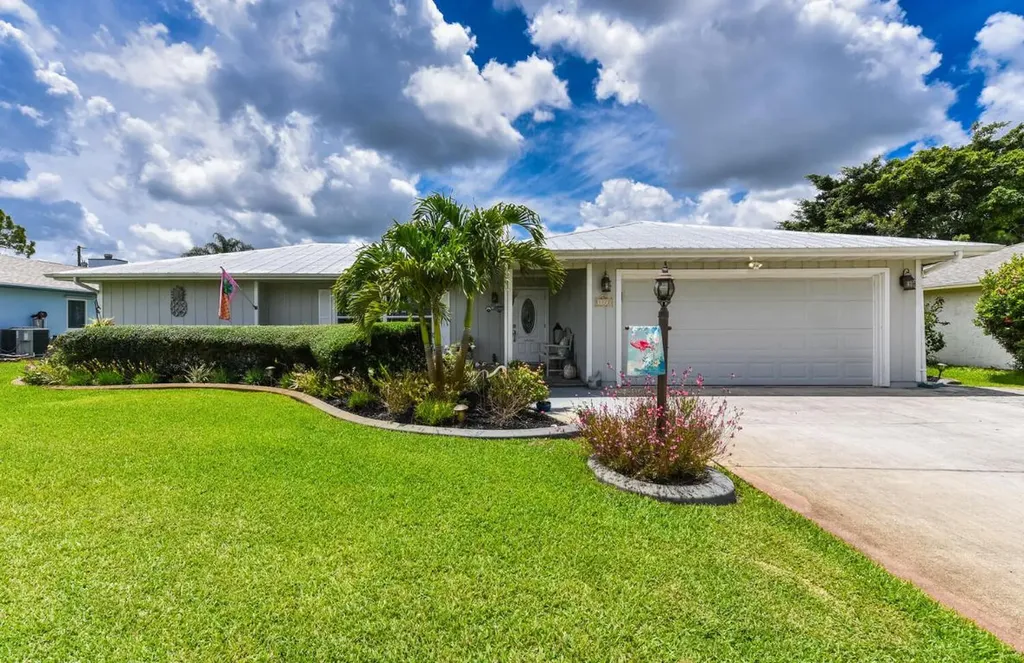 1172 SE Menores Avenue Port St Lucie FL 34952