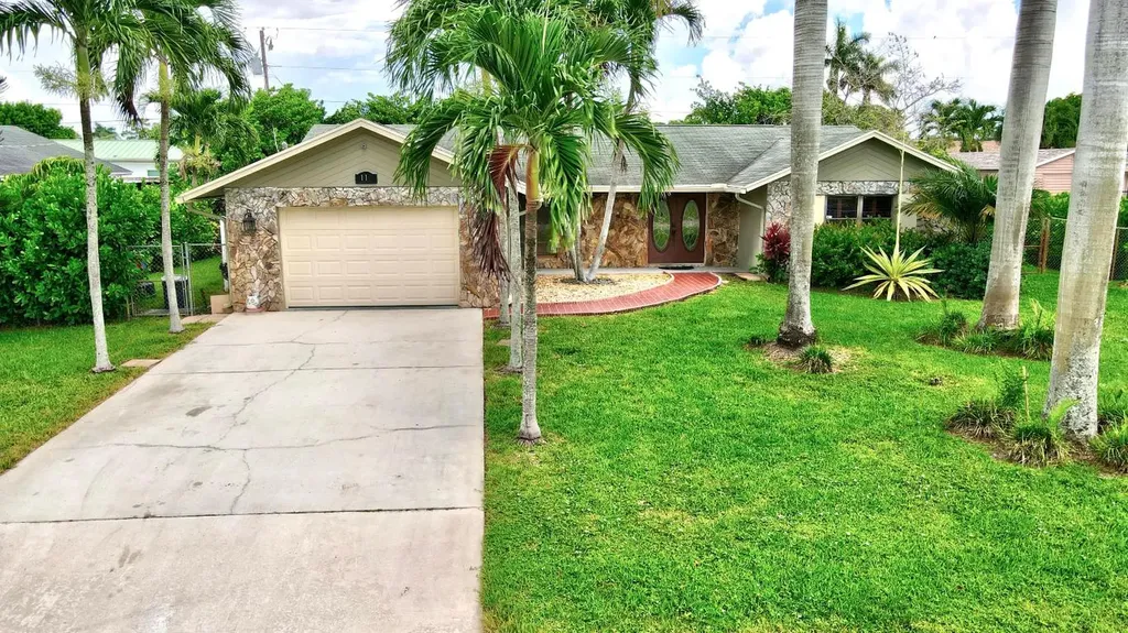 110 W Rubber Tree Drive Lake Worth FL 33467