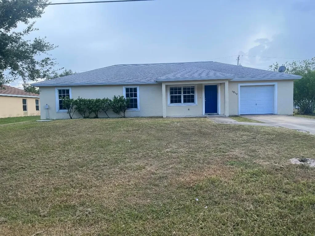 1912 SE Berkshire Boulevard Port St Lucie FL 34952