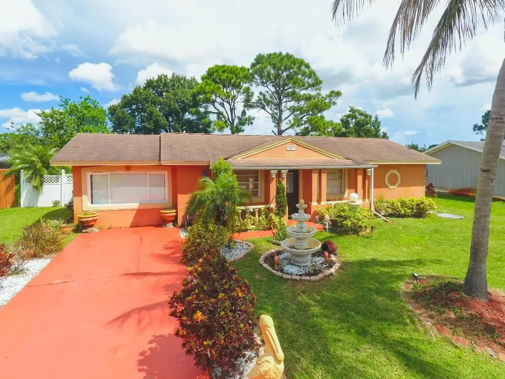 541 SW Comet Terrace Port St Lucie FL 34953
