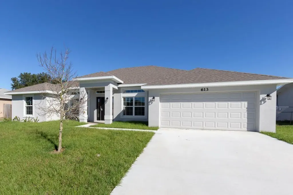 573 SW Hamburg Terrace Port St Lucie FL 34984