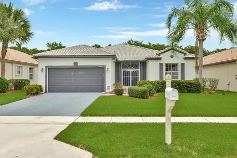 10933 Royal Caribbean Circle Boynton Beach FL 33437