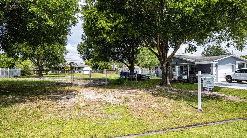 168 NW Friar Street Port St Lucie FL 34983