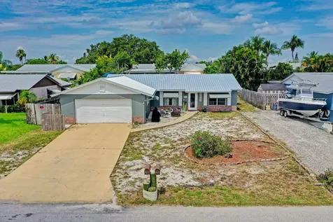 8972 SE Sandridge Avenue Hobe Sound FL 33455