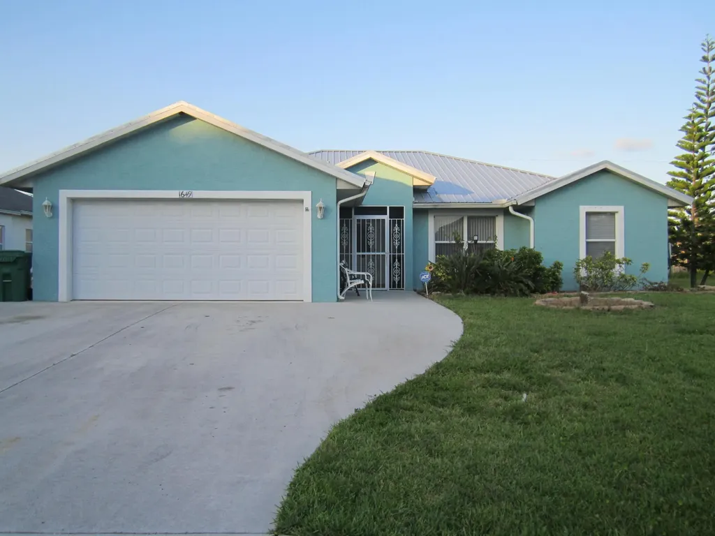1649 SW Schleicher Lane Port St Lucie FL 34984
