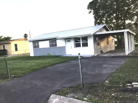 250 SW 11th Avenue South Bay FL 33493