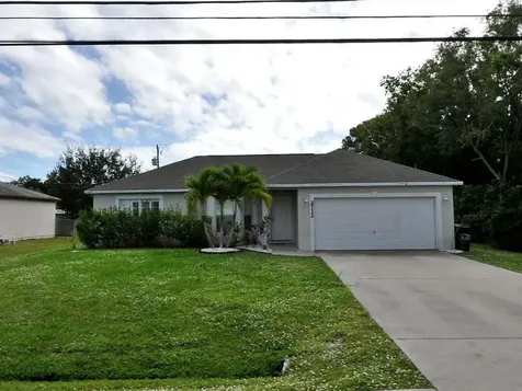 2712 SE Melaleuca Boulevard Port St Lucie FL 34952