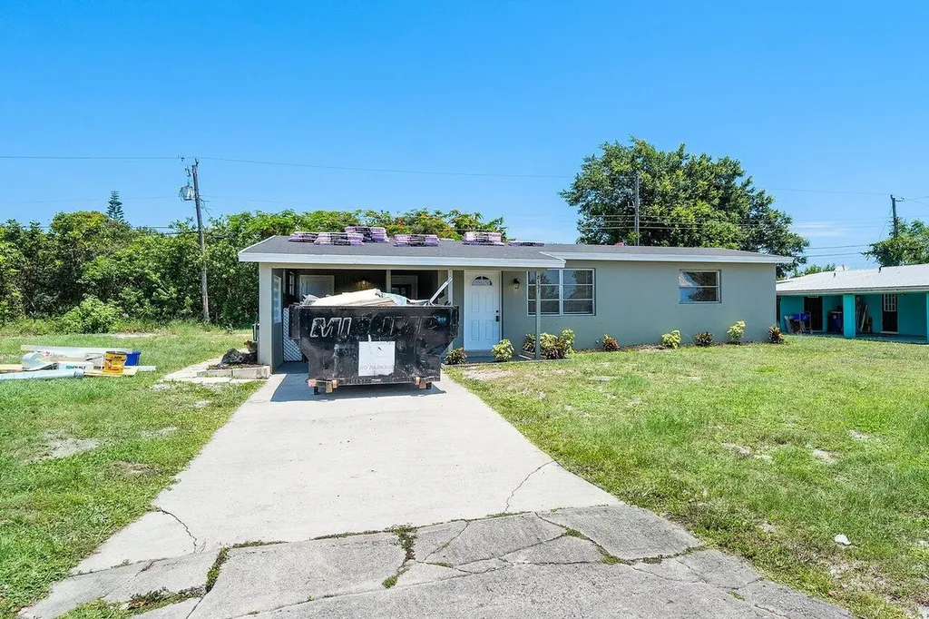 8131 SE Evergreen Street Hobe Sound FL 33455