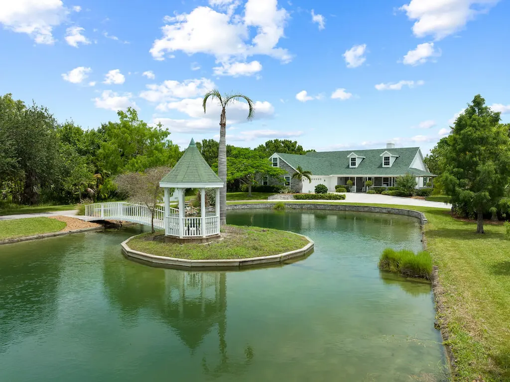 5880 1st Street SW Vero Beach FL 32968