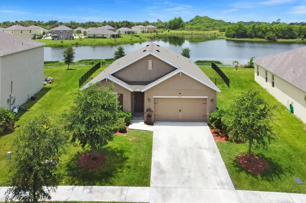 8705 Cobblestone Drive Fort Pierce FL 34945