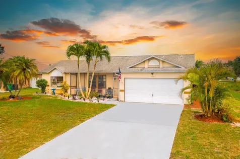 154 SW South Wakefield Circle Port St Lucie FL 34953