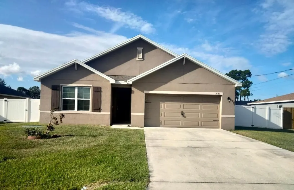 1682 SW Boykin Avenue Port St Lucie FL 34953