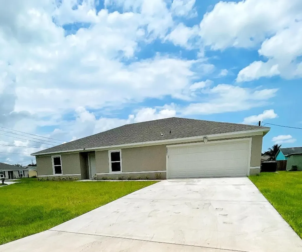 2001 SW Burman Lane Port St Lucie FL 34984