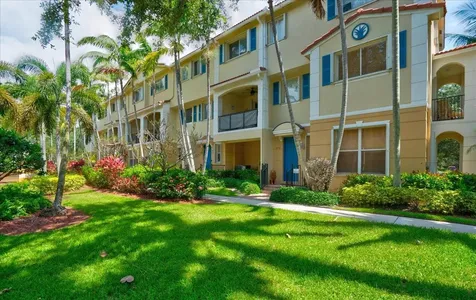 3180 N Greenleaf Circle Boynton Beach FL 33426