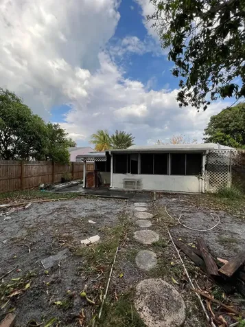 1005 S N Street Lake Worth Beach FL 33460