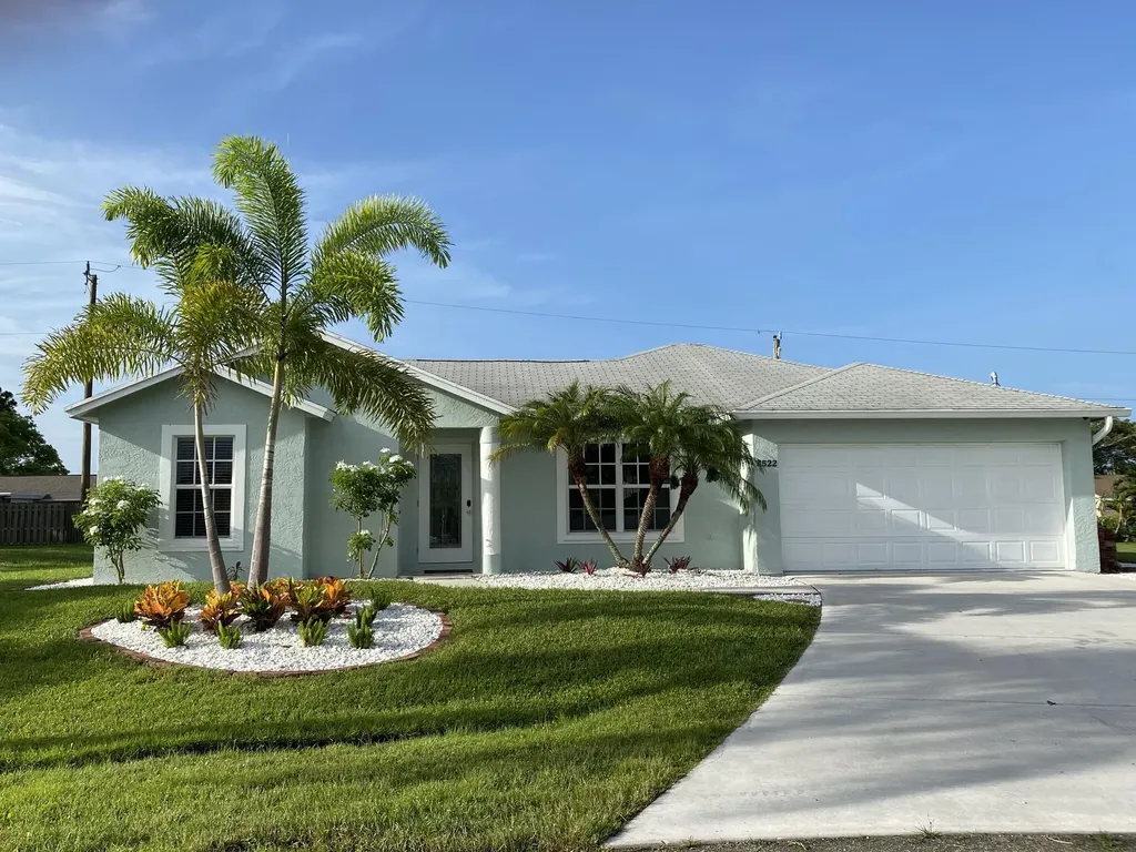 2522 SE Hilltop Court Port St Lucie FL 34952