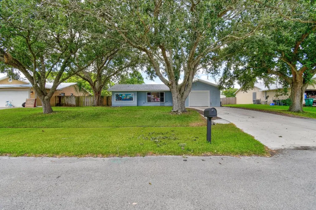 520 SW Dairy Road Port St Lucie FL 34953