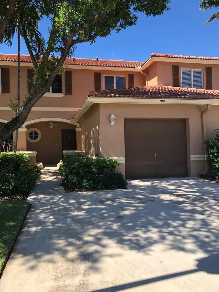 7104 Hawks Nest Terrace Riviera Beach FL 33407