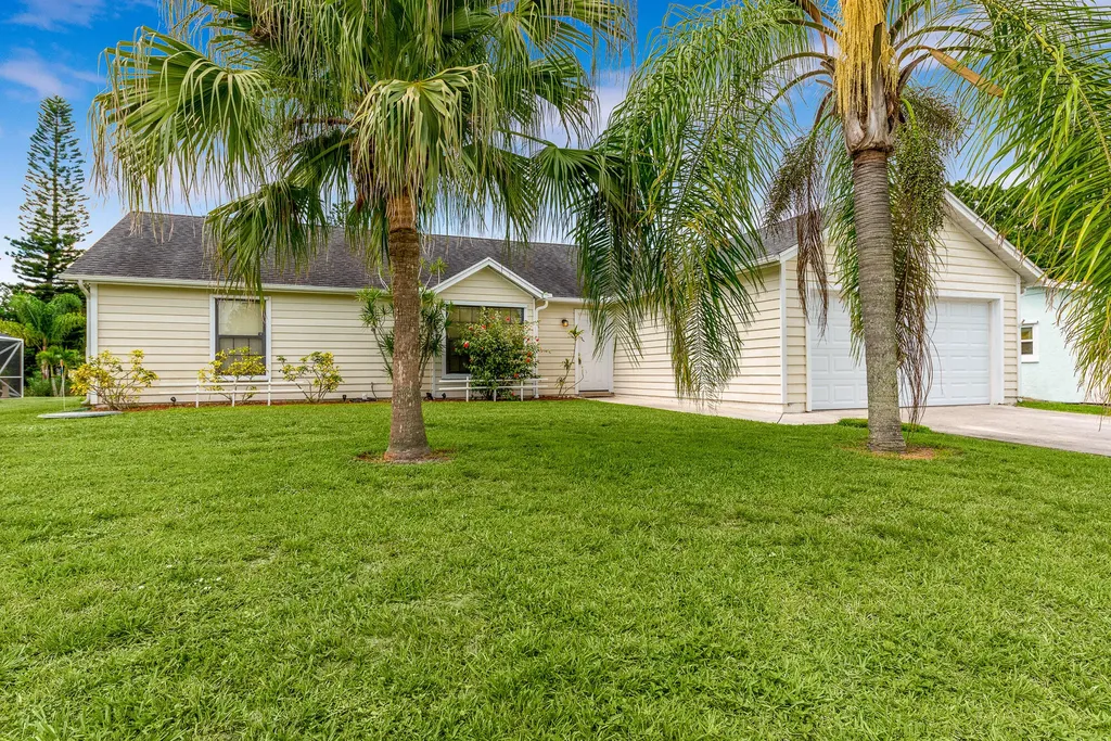 1174 SE Petunia Avenue Port St Lucie FL 34952