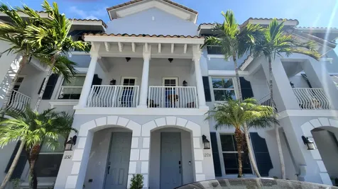 1226 Via Maggio Boynton Beach FL 33426