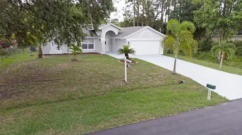 2449 SW Independence Road Port St Lucie FL 34953