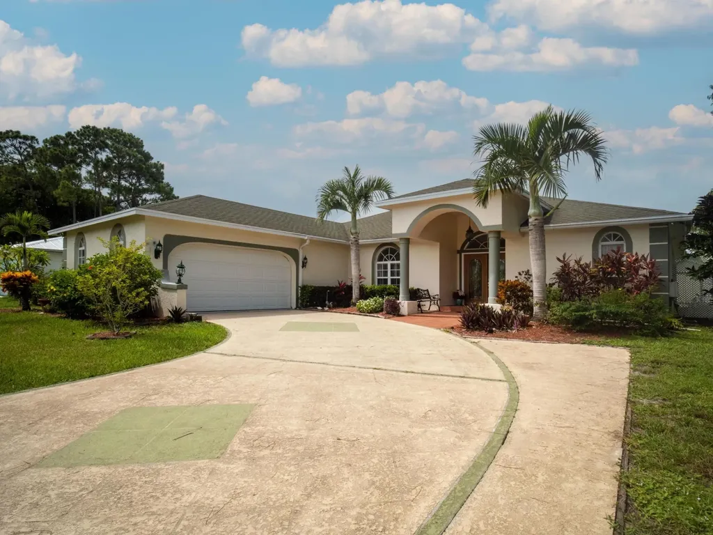 509 SW Saturn Court Port St Lucie FL 34953