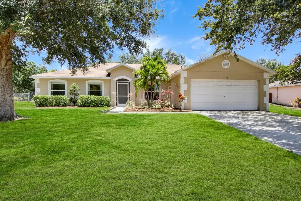 3573 SW Kromrey Street Port St Lucie FL 34953