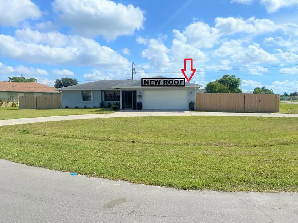 1902 SE South Buttonwood Drive Port St Lucie FL 34952