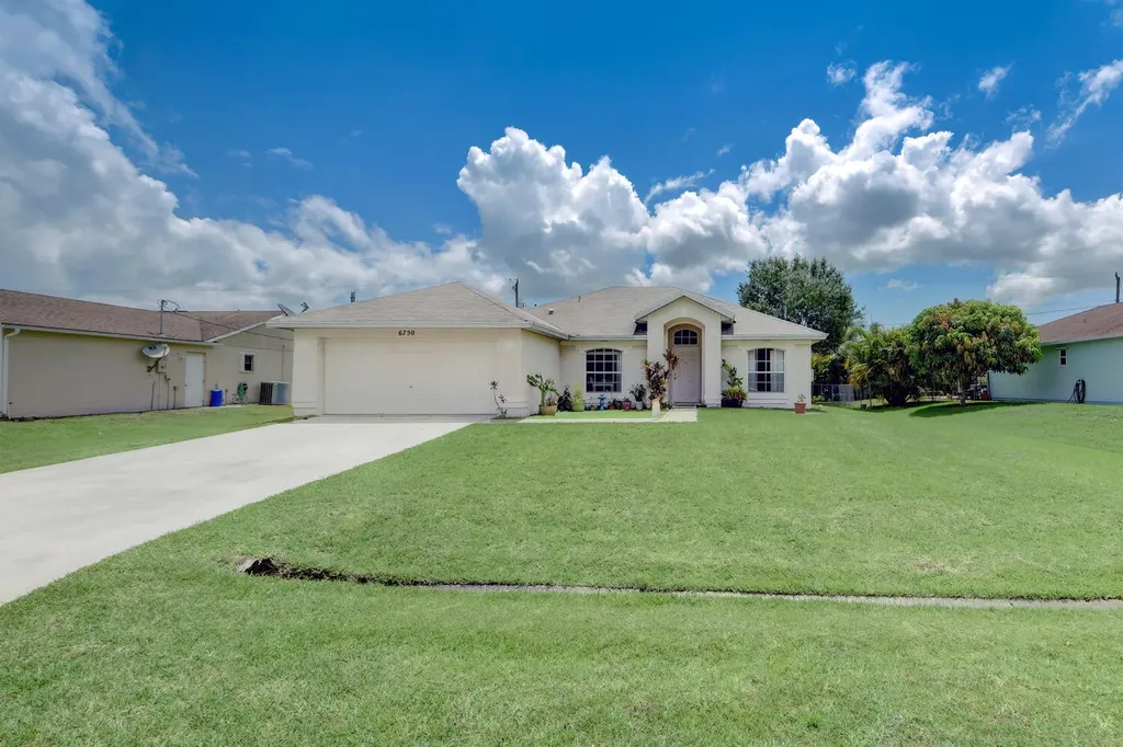 6750 NW Daffodil Lane Port St Lucie FL 34983