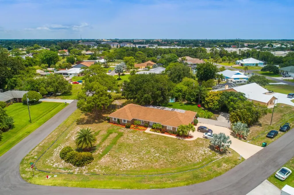 2172 SE Gidding Road Port St Lucie FL 34952