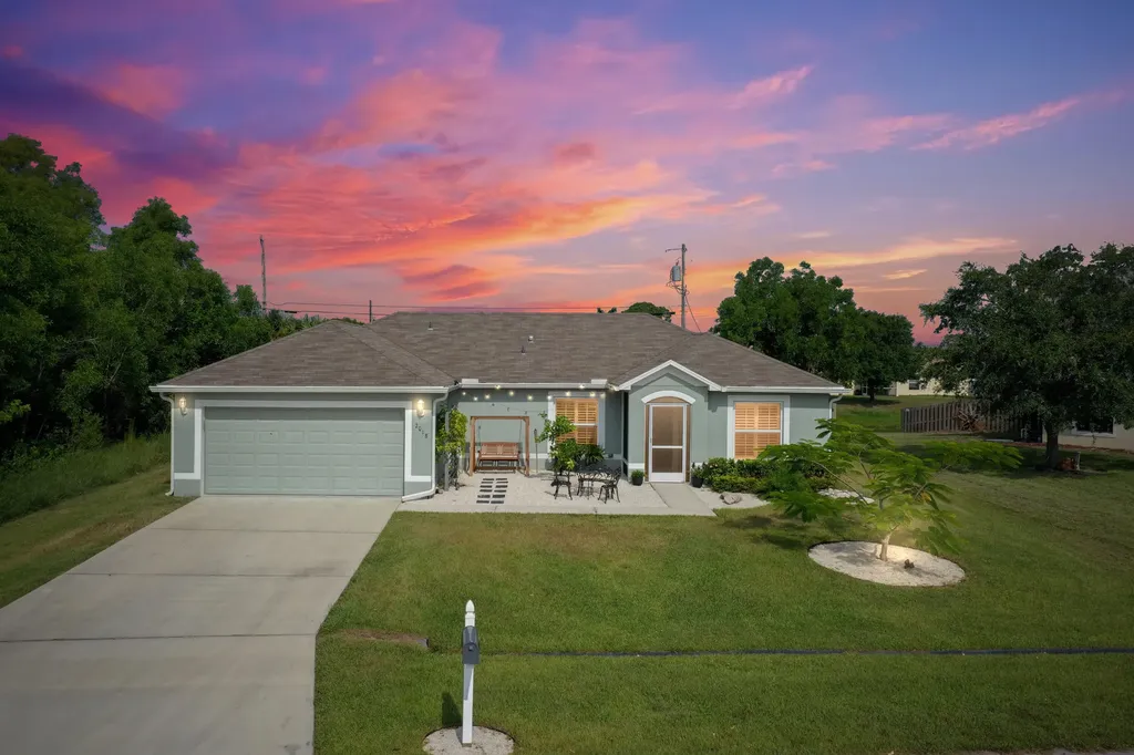 2018 SE North Blackwell Drive Port St Lucie FL 34952